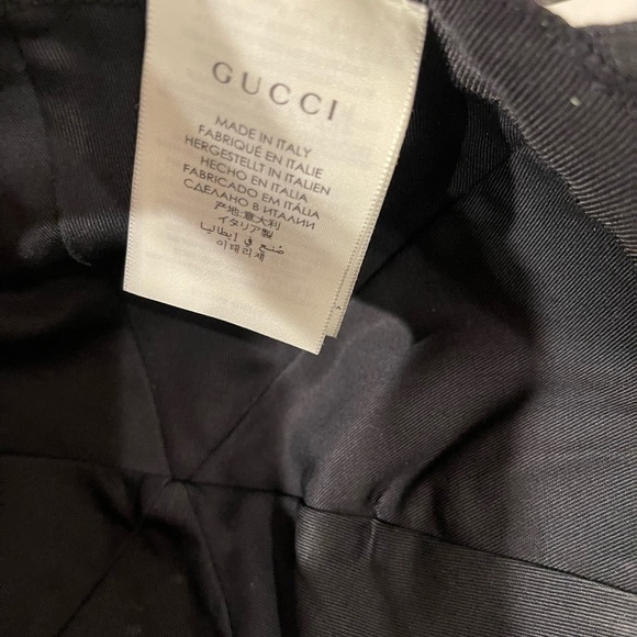 Gucci woman’s canvas hat. Great condition. Size Small(57cm) - Picture 2 of 3
